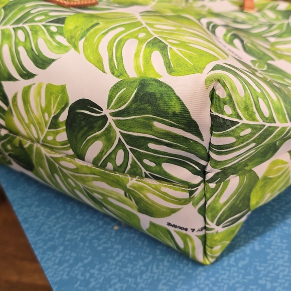 Dooney & Bourke Shoulder Bag/Tote - Picture 5 of 9